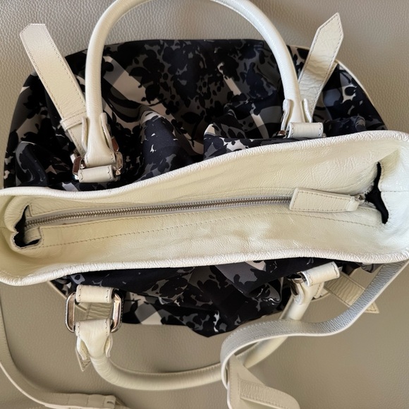 Burberry Black Floral Nova Check Satchel White Patent Leather Made in Italy - Picture 7 of 16